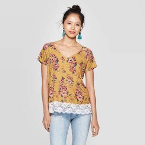 Floral Print Short Sleeve V-Neck Lace Trim T-Shirt